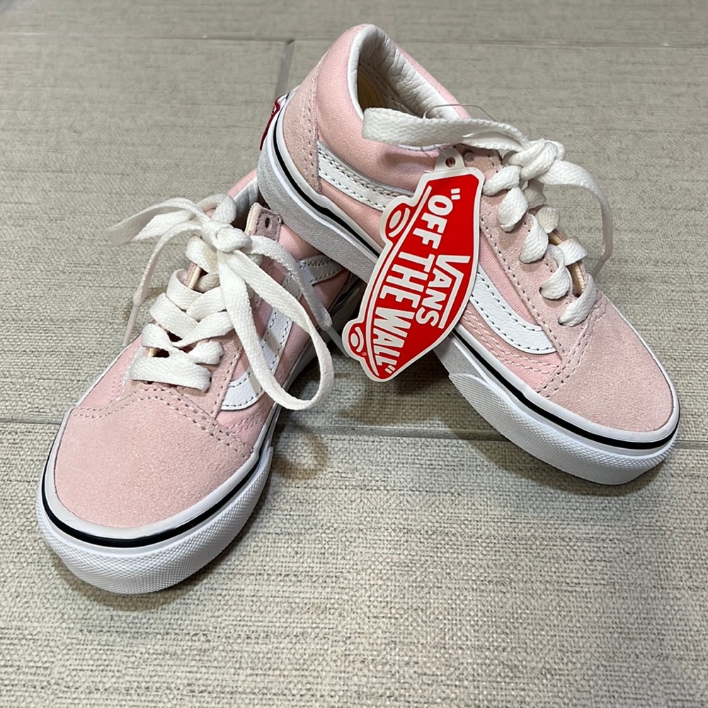 NWT Vans Old Skool Low top Shoes - Blush
